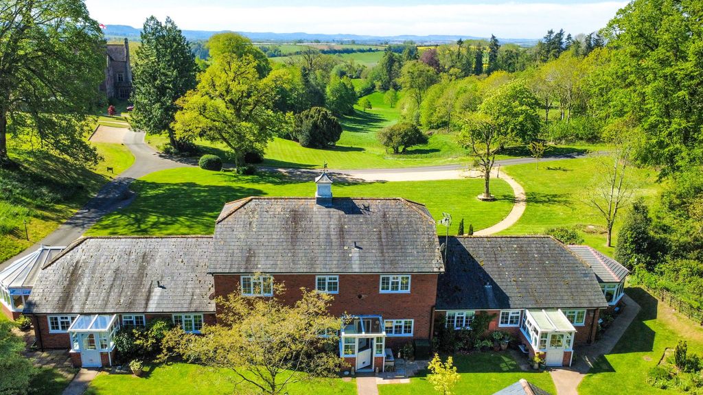 2 bed flat for saleBrockhampton Court, Brockhampton, Hereford, Herefordshire HR1 photo 3