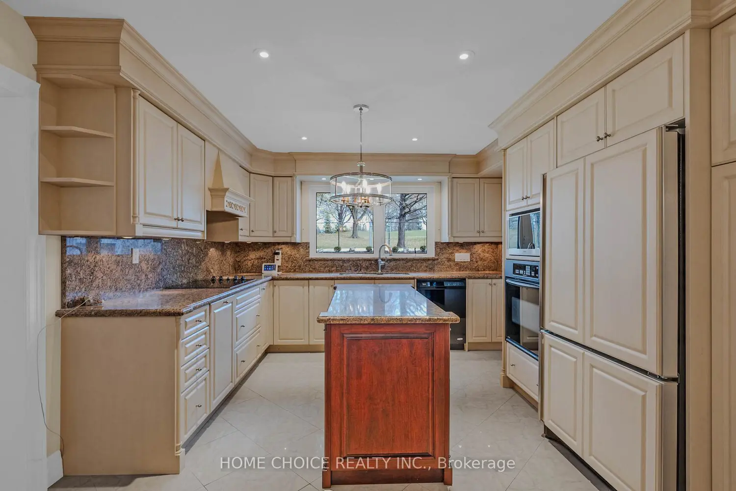 43 Golfwood Heights photo 4