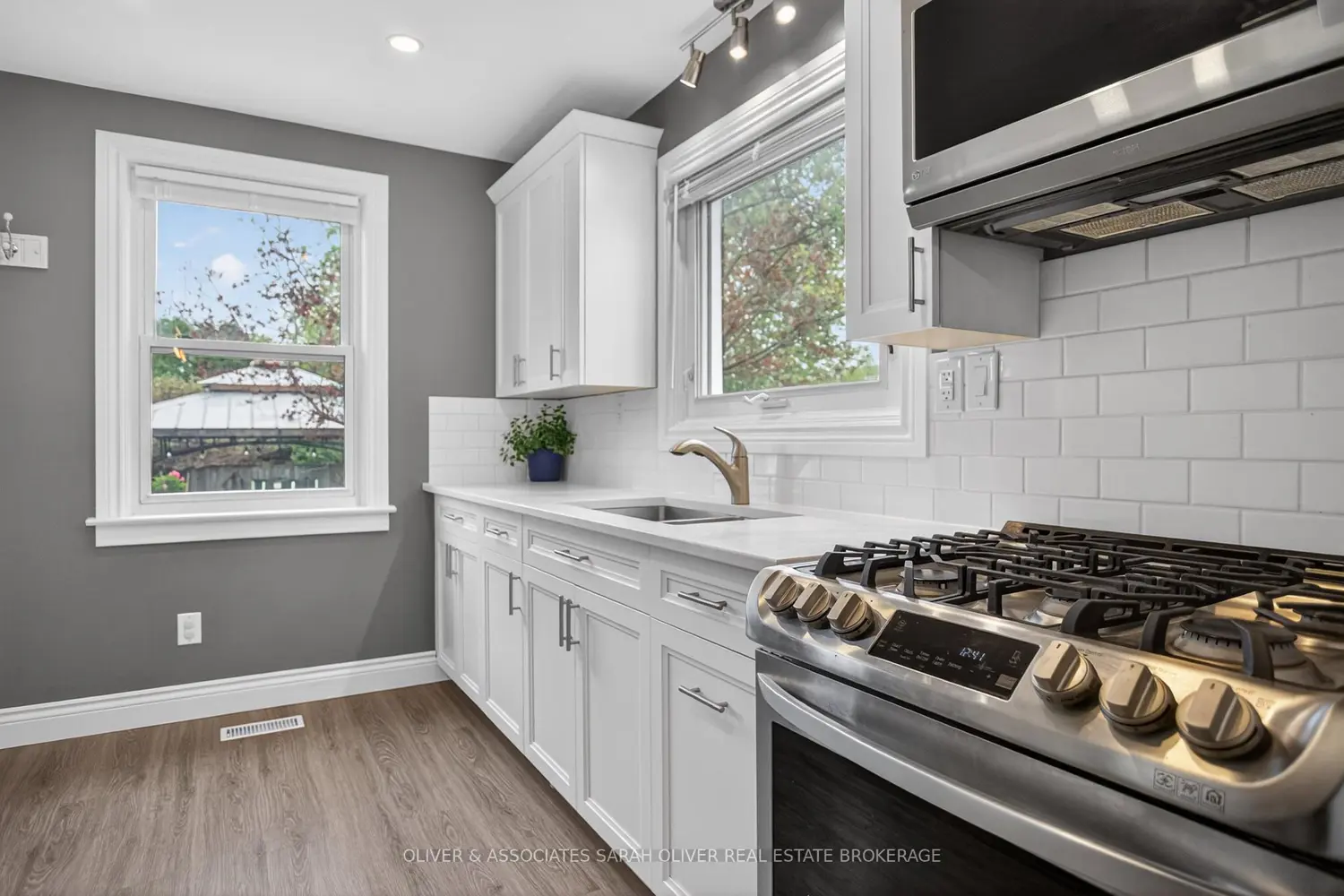 24 Third Avenue photo 5