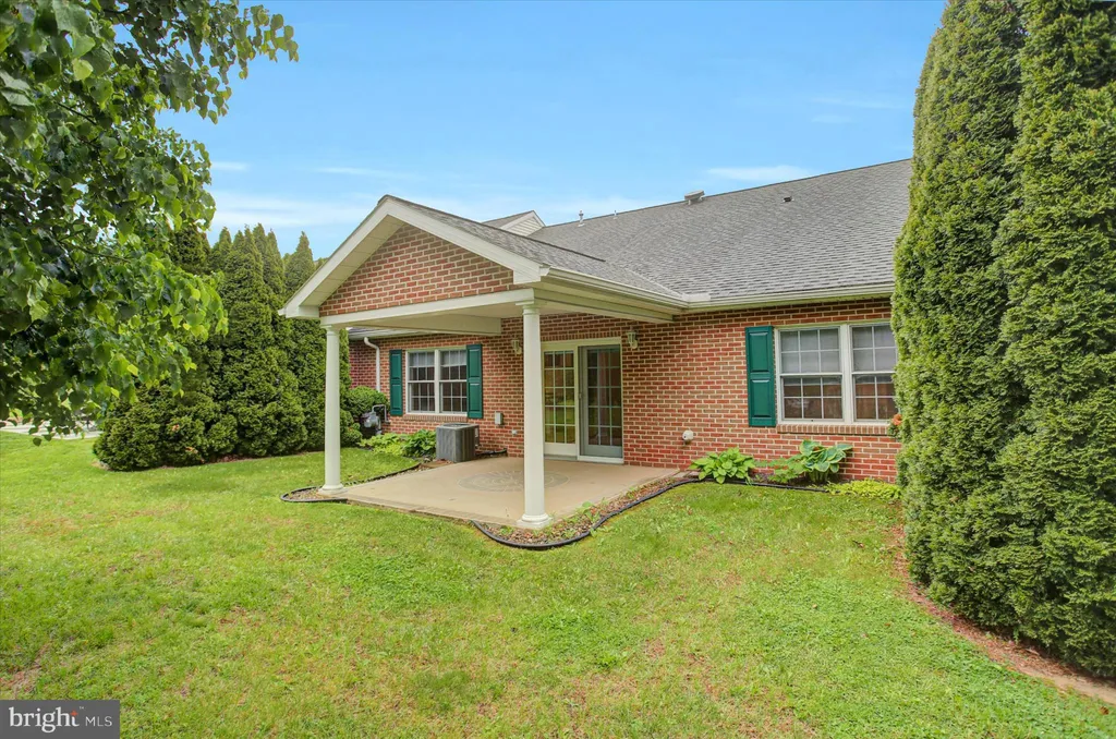 434 Moss Spring Avenue, Greencastle, PA 17225