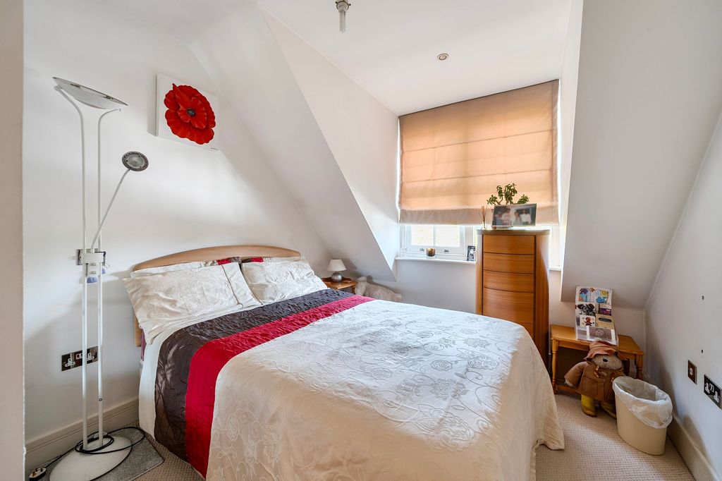 Additional image 9 of 3 bed flat for saleSouth Street, Epsom KT18