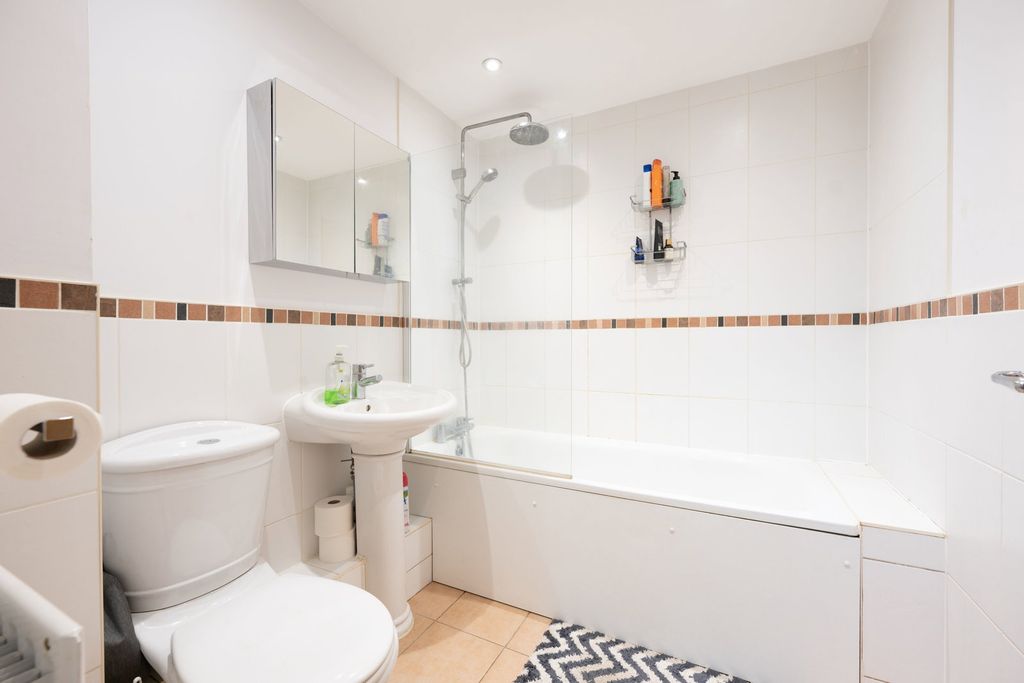 Additional image 6 of 2 bed flat for saleSouthampton Road, Eastleigh SO50