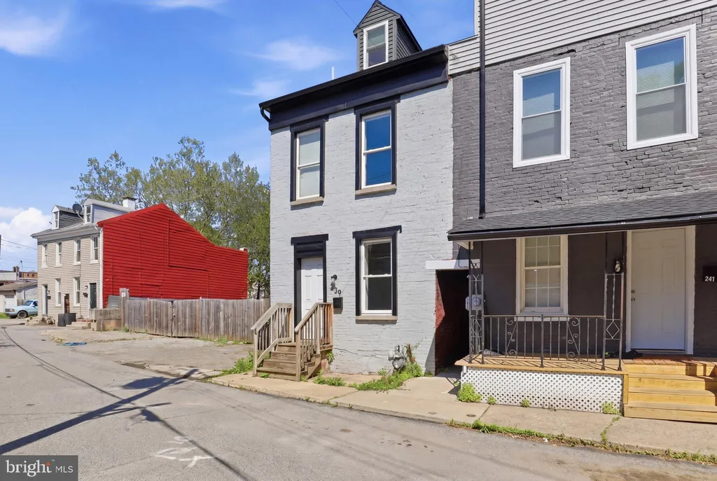 Additional image 2 of 239 Franklin Way, York, PA 17403