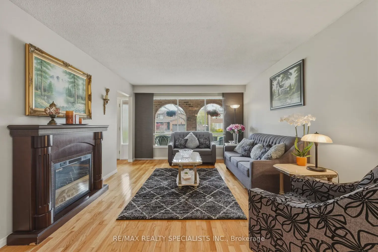 817 Syer Drive photo 4
