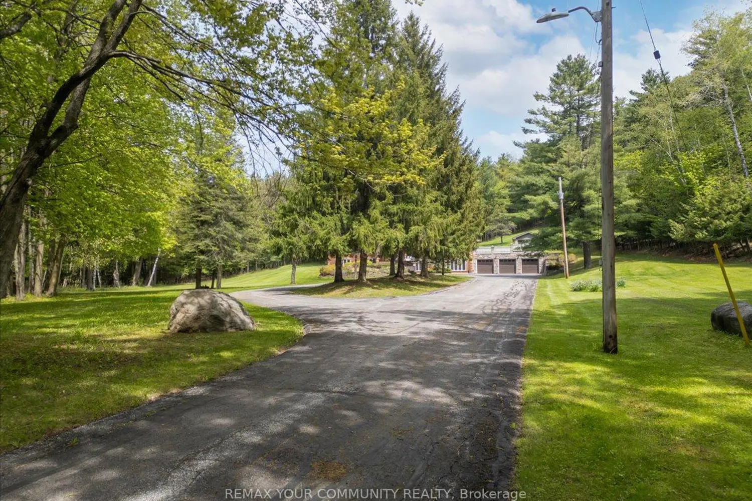 8339 Finnerty Side Road photo 2