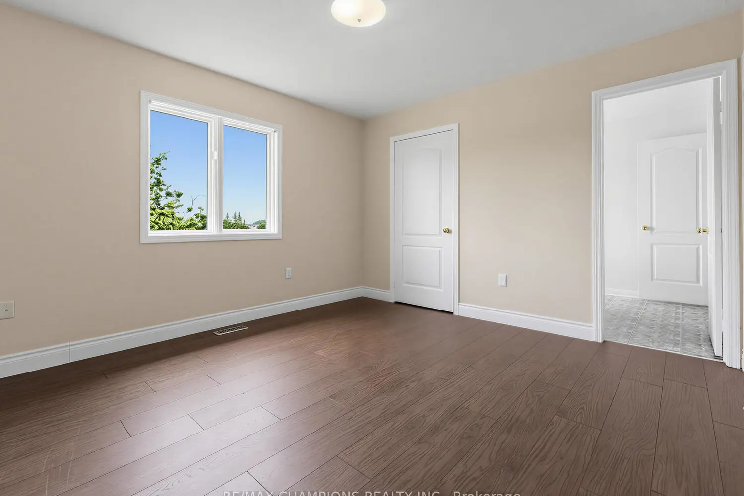Additional image 11 of 1 Cluster Oak Place