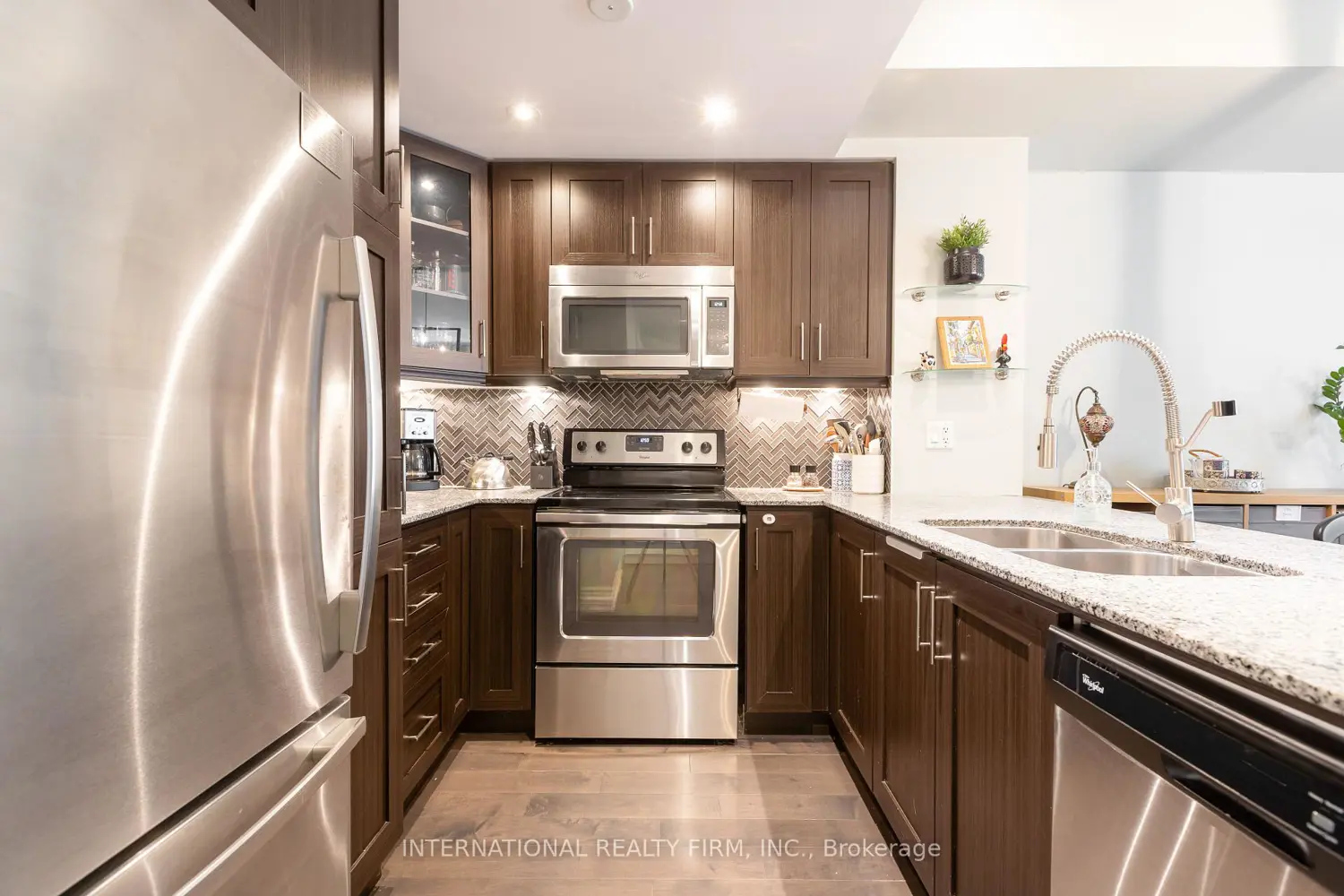 Additional image 3 of 30 Carnation Avenue 99