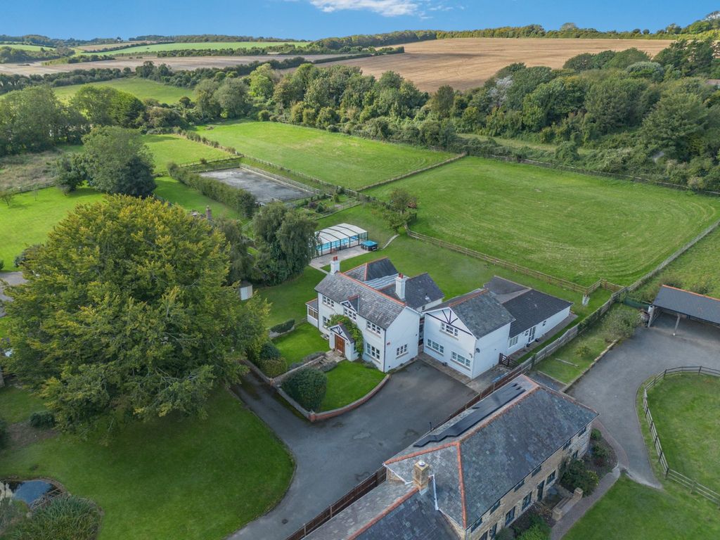 8 bed equestrian for saleOldstairs Road, Kingsdown, Deal, Kent CT14