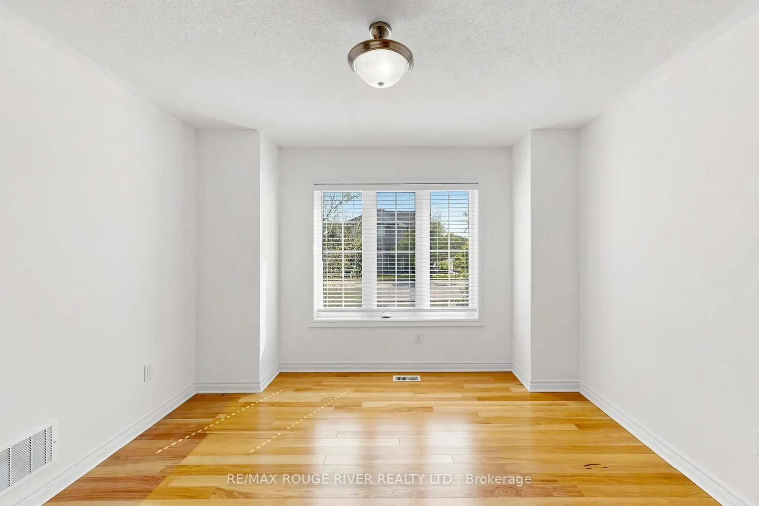 Additional image 8 of 3644C St Clair Avenue
