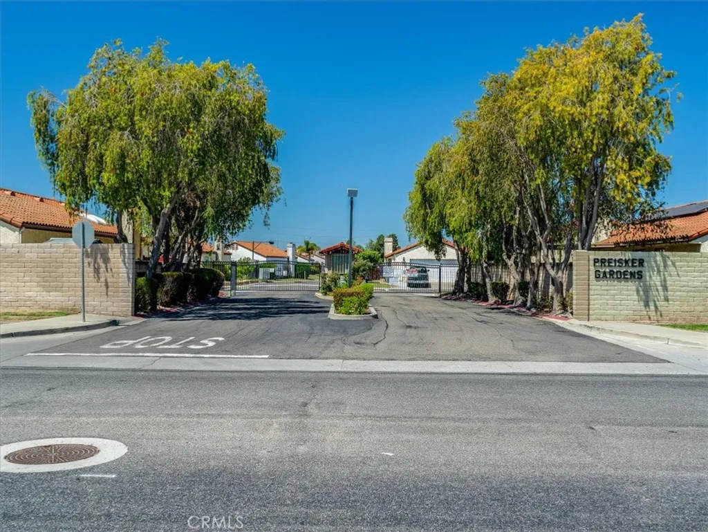 2145 Chestnut Ln, Santa Maria, CA 93458