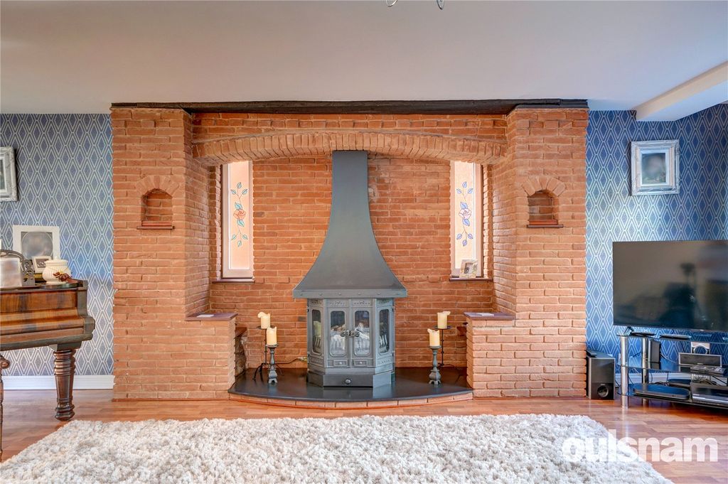 Additional image 4 of 5 bed detached house for saleHanbury Road, Droitwich, Worcestershire WR9