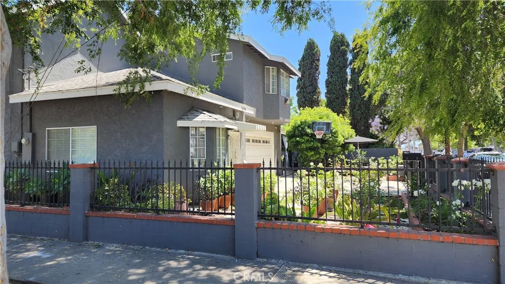 2298 Webster Ave, Long Beach, CA 90810 photo 2