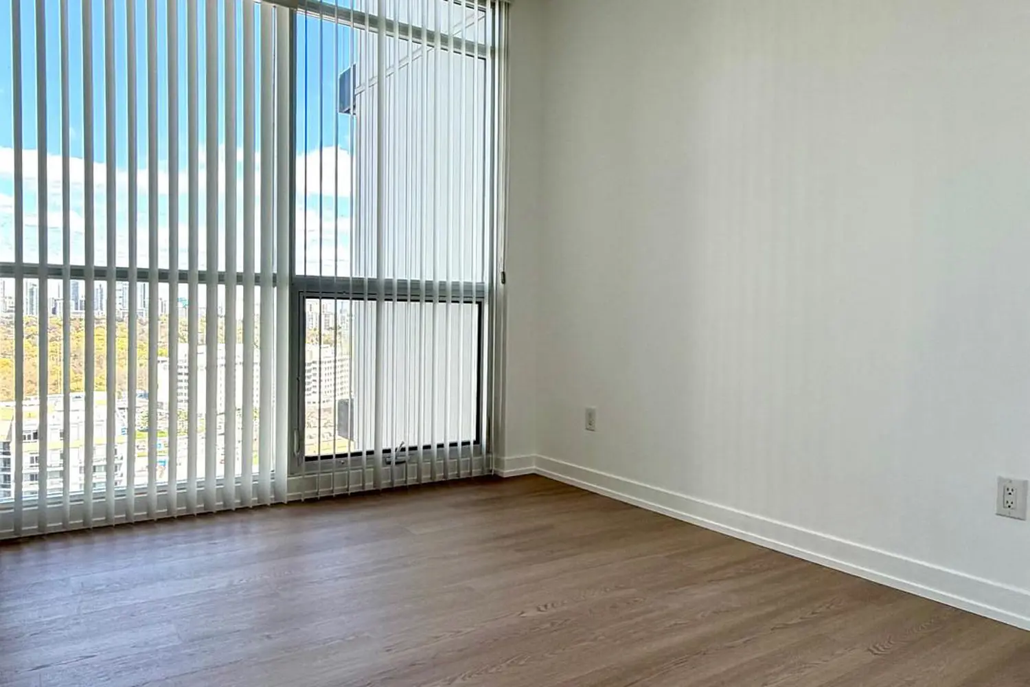 Additional image 15 of 29 Singer Court 2109