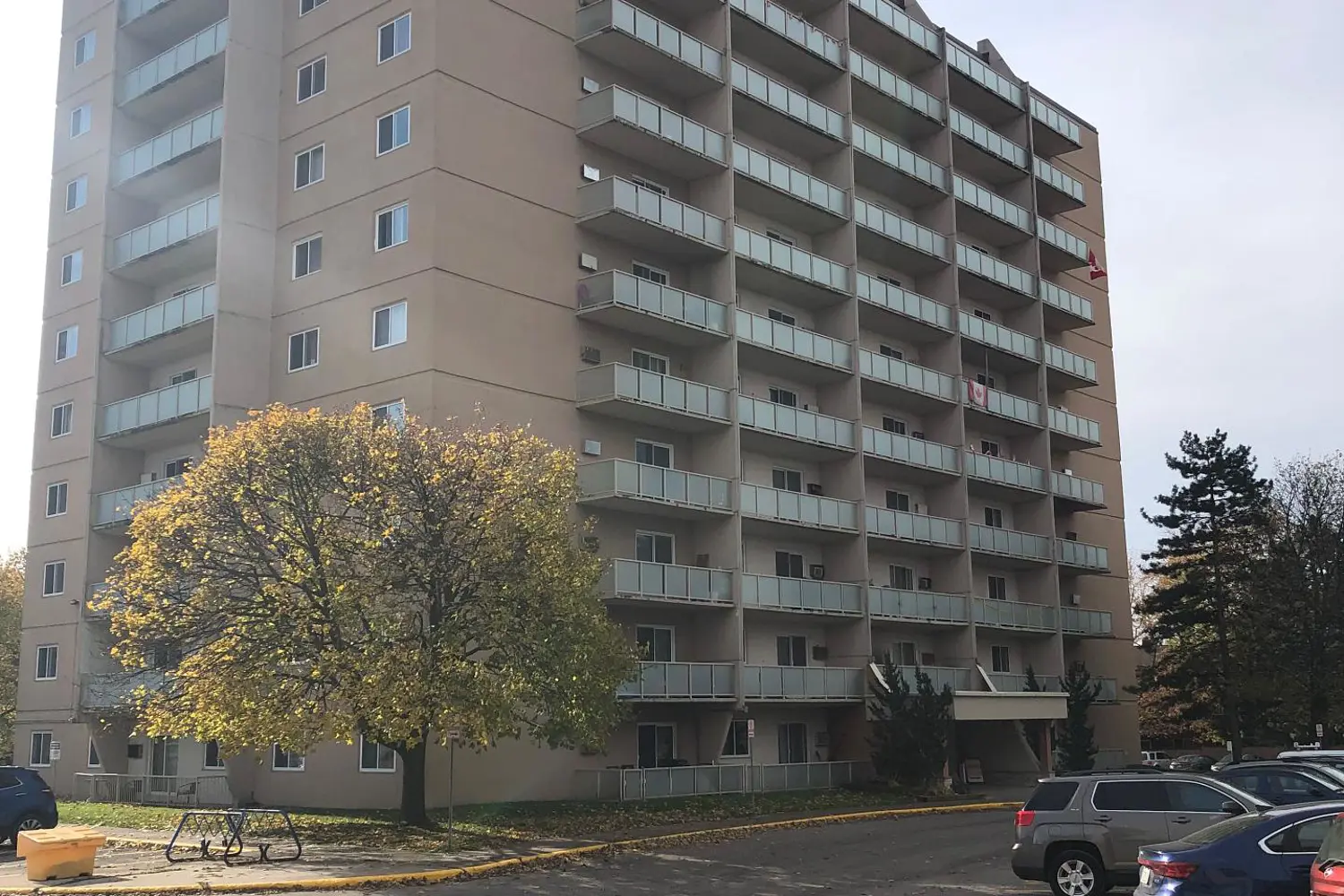 563 Mornington Avenue 407