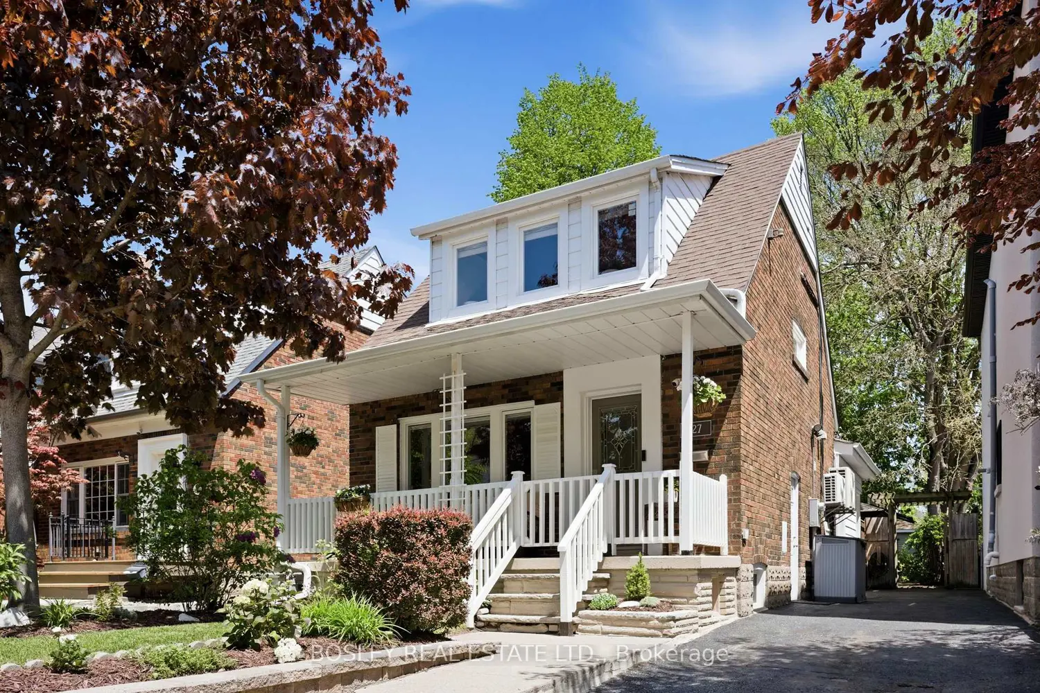 127 Warden Avenue
