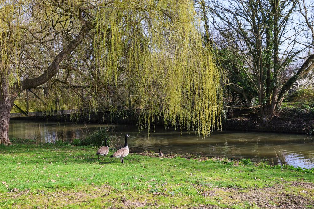 Additional image 15 of 3 bed flat for saleMolesey Park Road, East Molesey, Surrey KT8