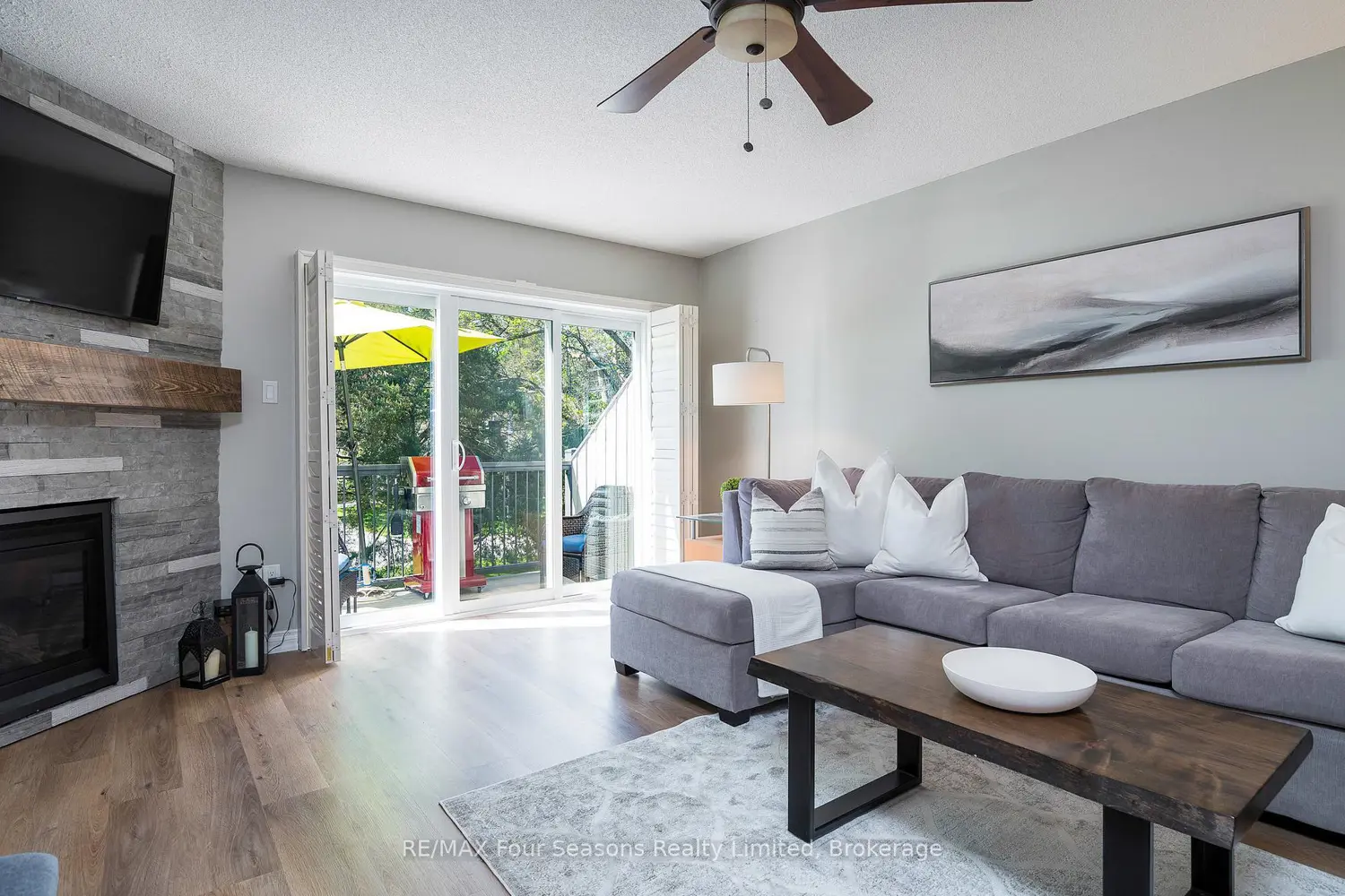 373 Mariners Way photo 3