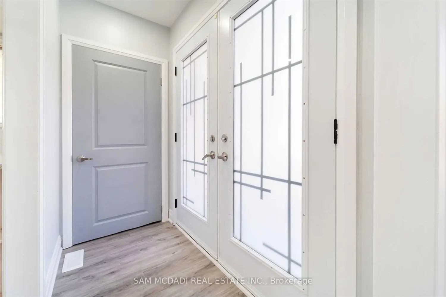 5318 Mericourt Road photo 2
