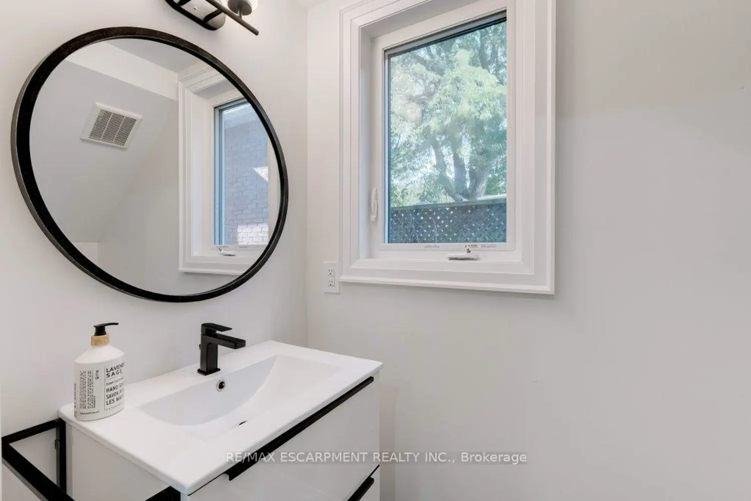 Additional image 11 of 38 East 16Th Street