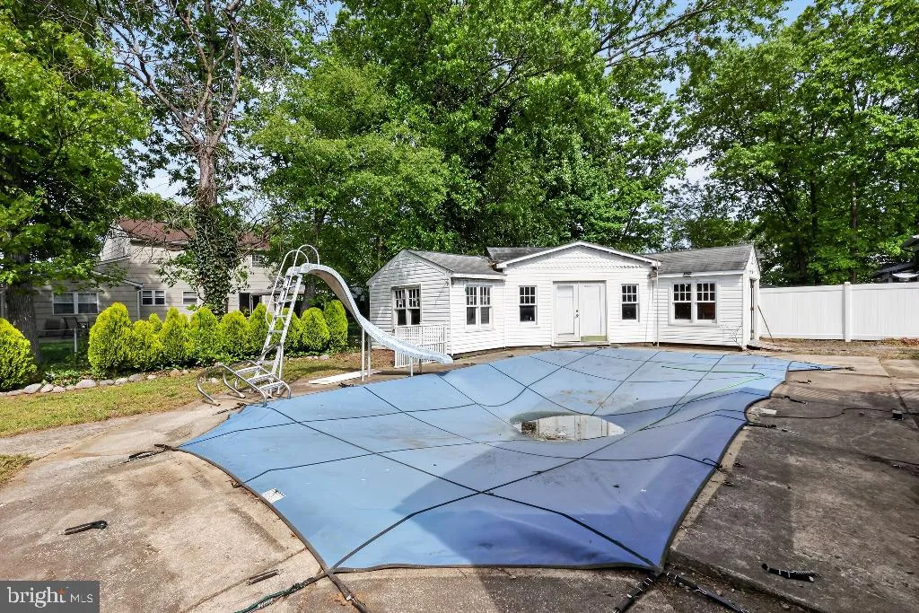 919 Grenville Drive, Blackwood, NJ 08012
