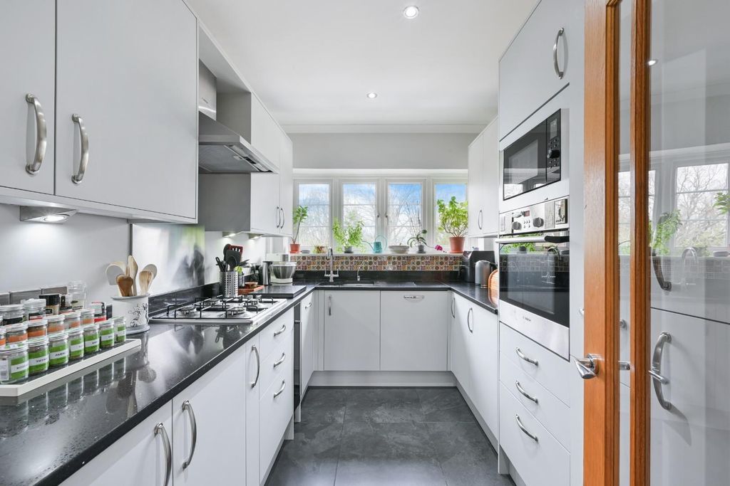Additional image 5 of 3 bed flat for saleChrist Church Mount, Epsom KT19