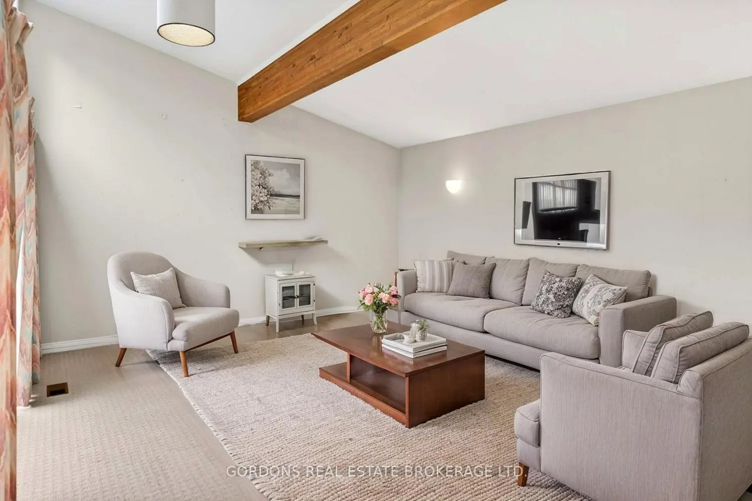 100 Frontenac Crescent photo 5