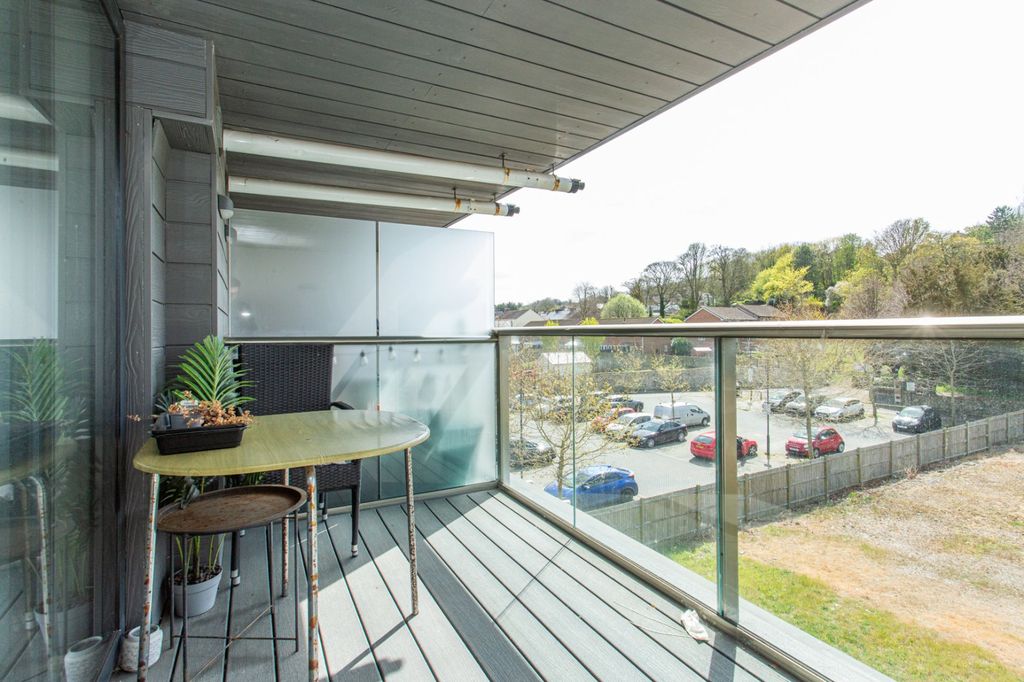 2 bed flat for saleCrabble Hill, Dover, Kent CT17 photo 5