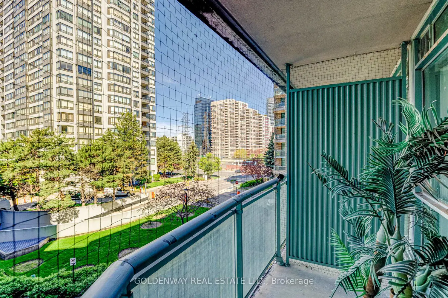 Additional image 18 of 18 Pemberton Avenue 402