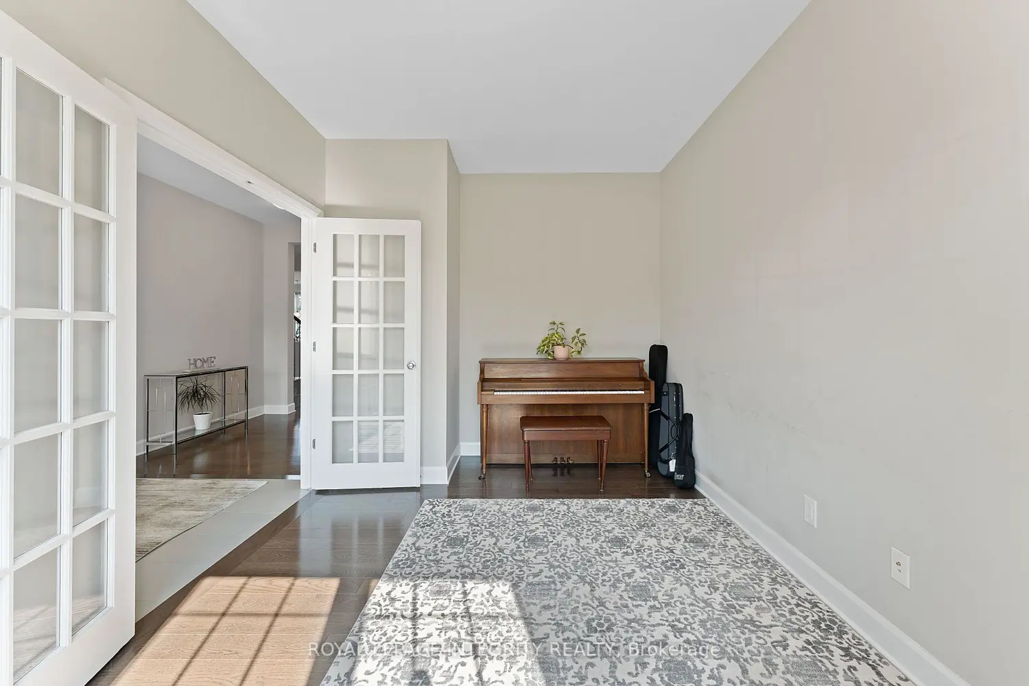 49 Hawks Landing Crescent photo 2