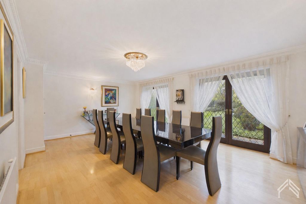Additional image 5 of 7 bed detached house for saleHamlyn Close, London HA8