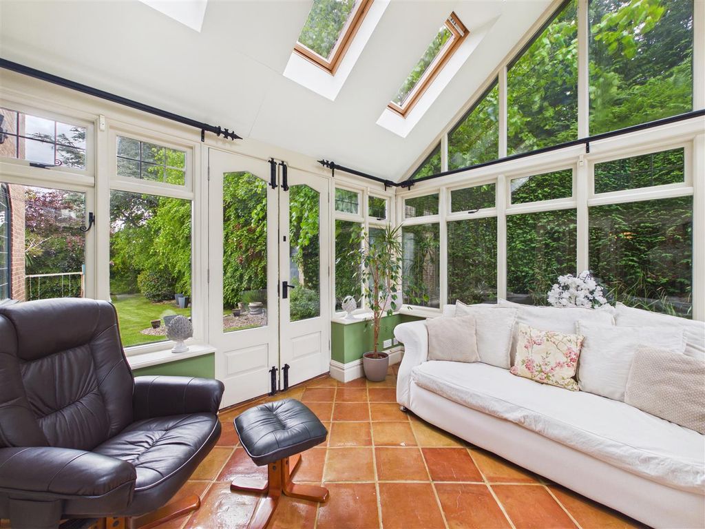 Additional image 10 of 5 bed property for saleNetherways, Park Avenue, Dronfield S18