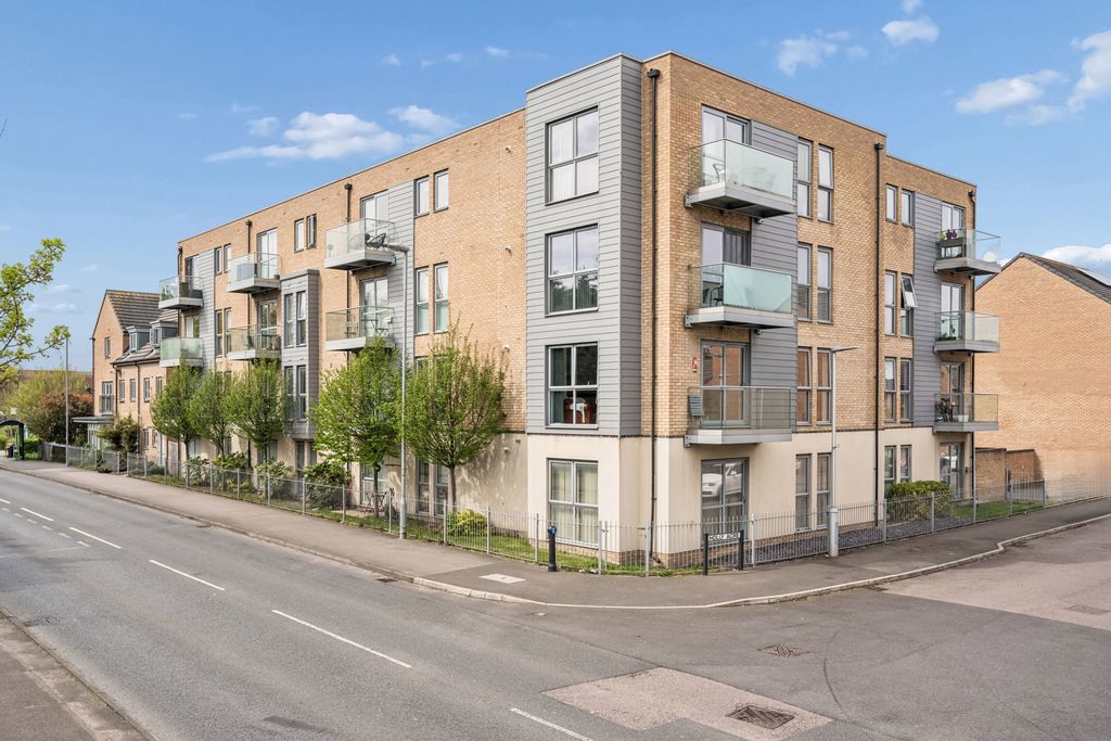 Additional image 18 of 2 bed flat for saleHolly Acre, Dunstable LU5
