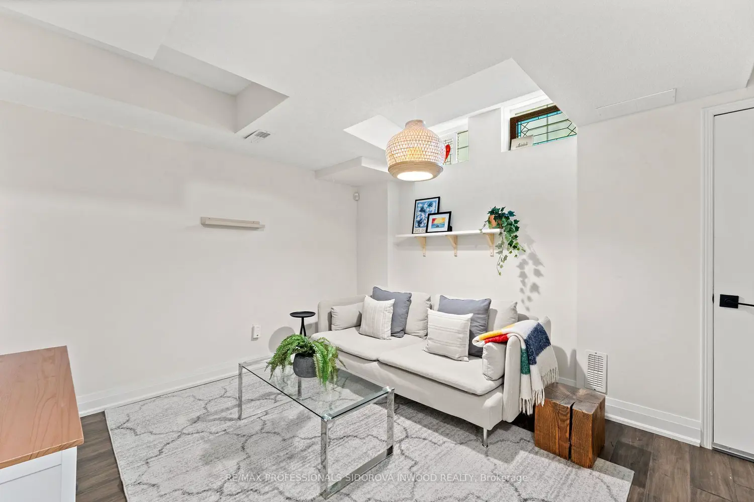 Additional image 4 of 109 The Queensway 106