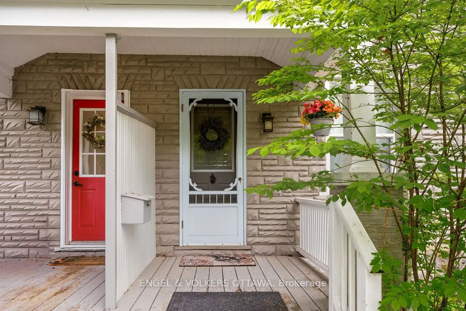 94 Hopewell Avenue photo 3