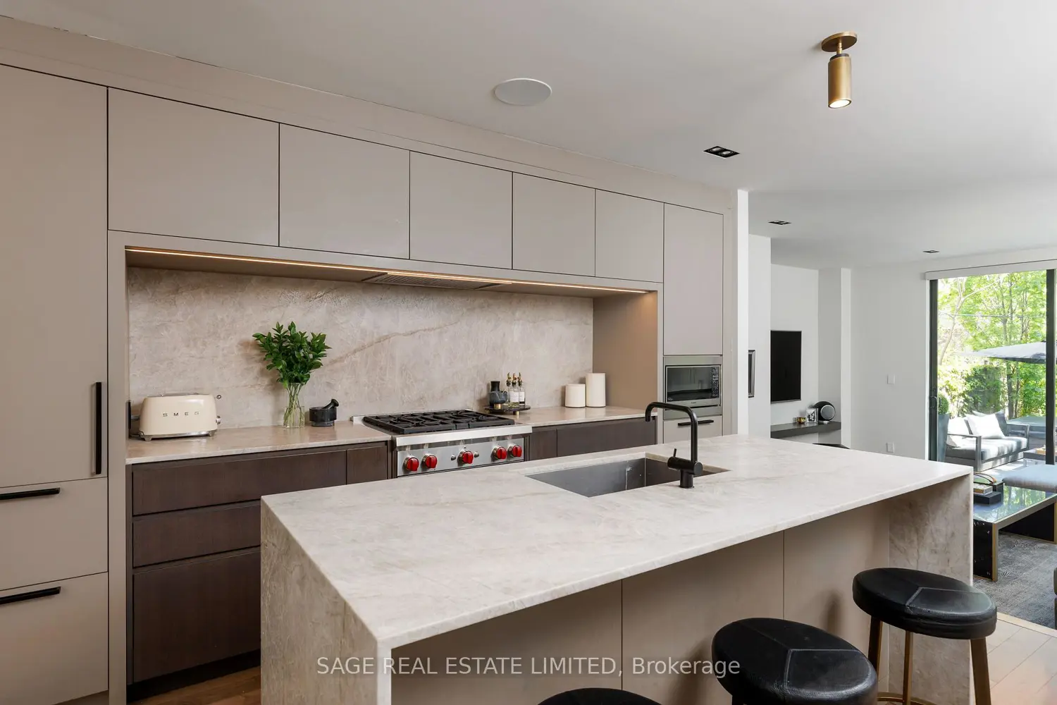 Additional image 5 of 979 Broadview Avenue