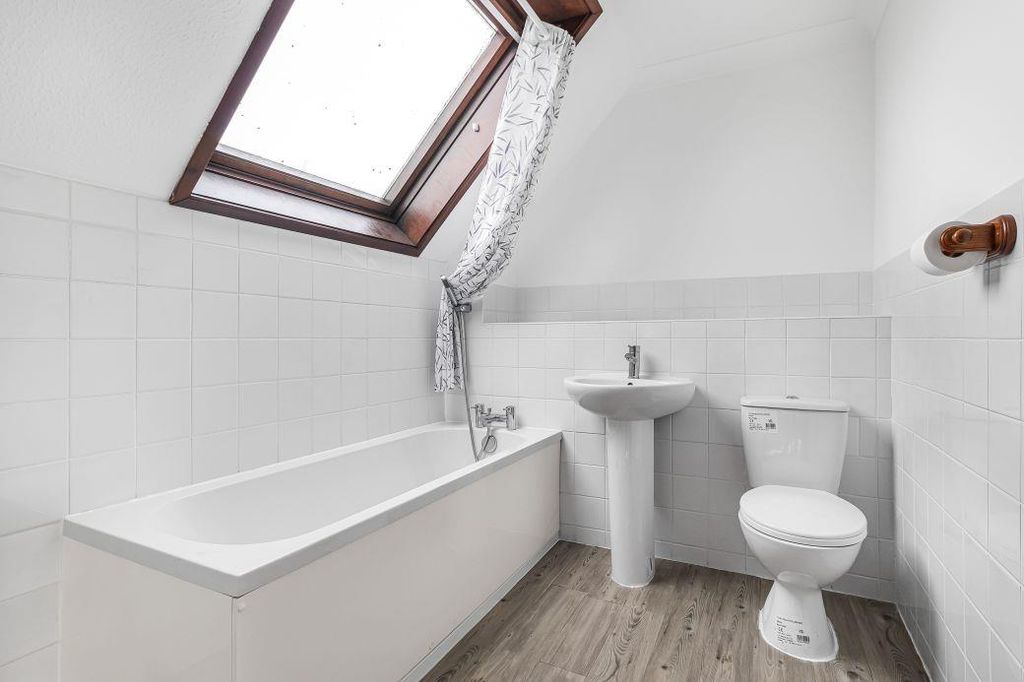 2 bed flat for saleBrays Lane, Ely CB7 photo 4
