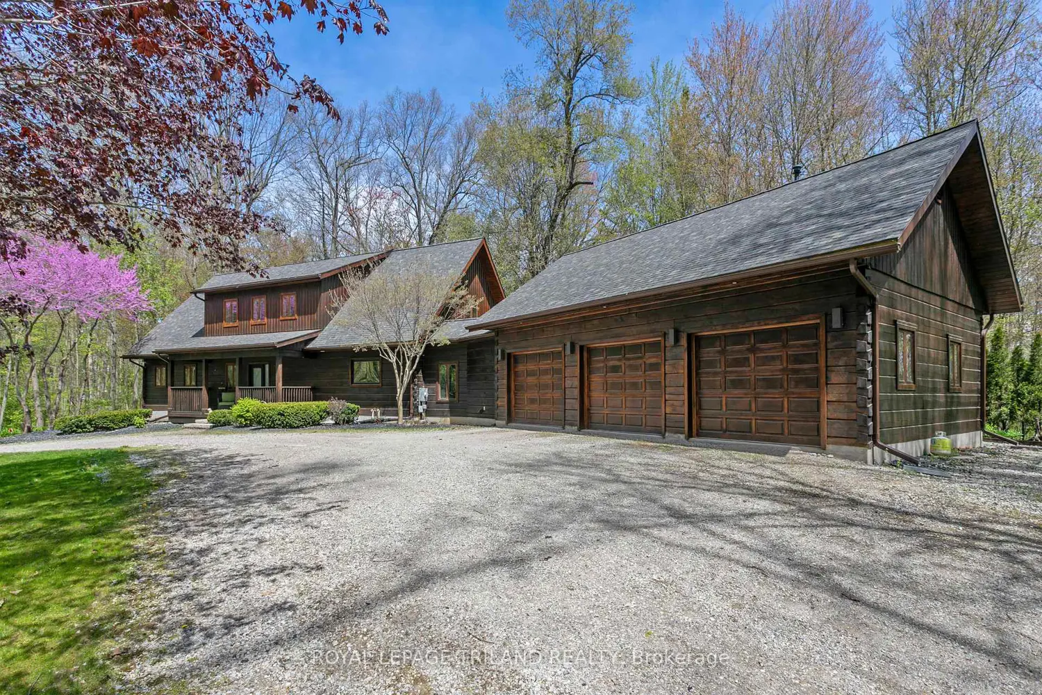 2056 Mockingbird Street photo 2