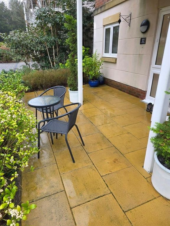 2 bed flat for saleShackleton Place, Bath Road, Devizes, Wiltshire SN10 photo 4