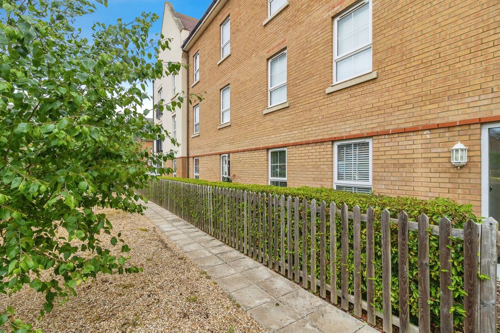 Additional image 15 of 2 bed flat for saleDesign Drive, Dunstable LU6