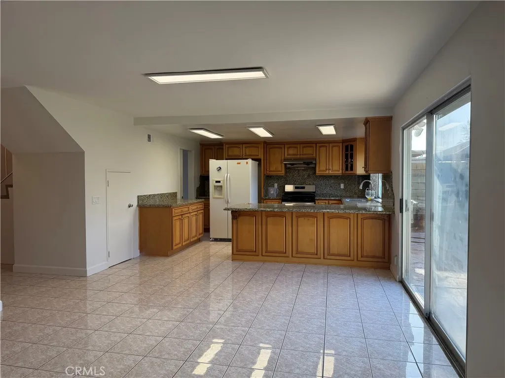 8281 Devilwood Cir, Westminster, CA 92683 photo 2