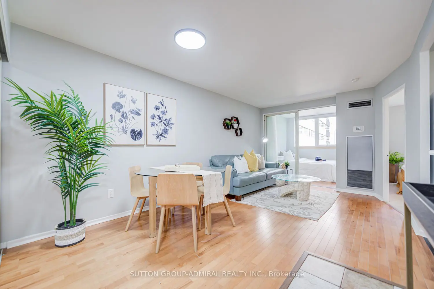 1055 Bay Street 716