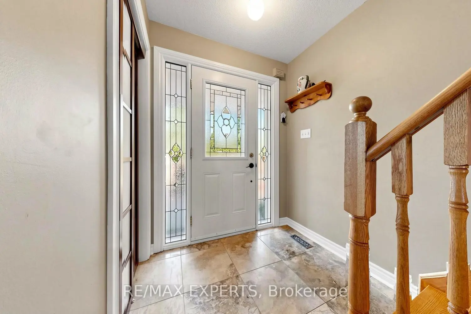 229 Rosanna Crescent photo 5