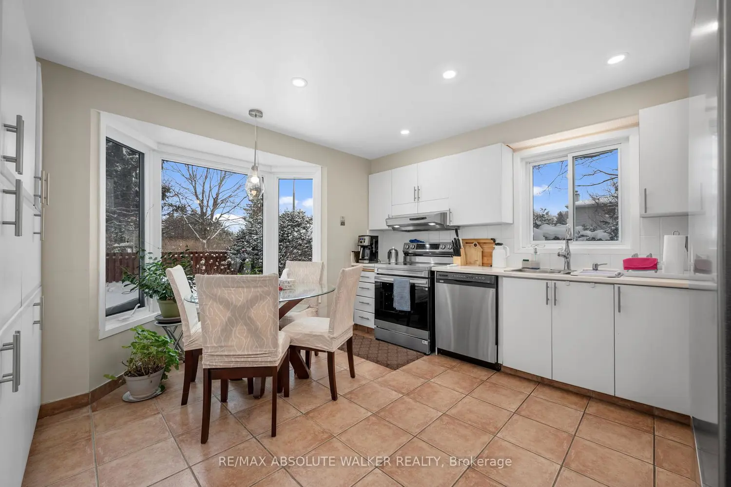 1849 Montereau Avenue photo 4