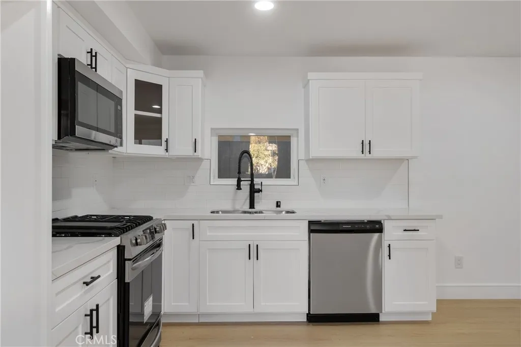 Additional image 3 of 2708 S Cochran Street, Los Angeles, CA 90016