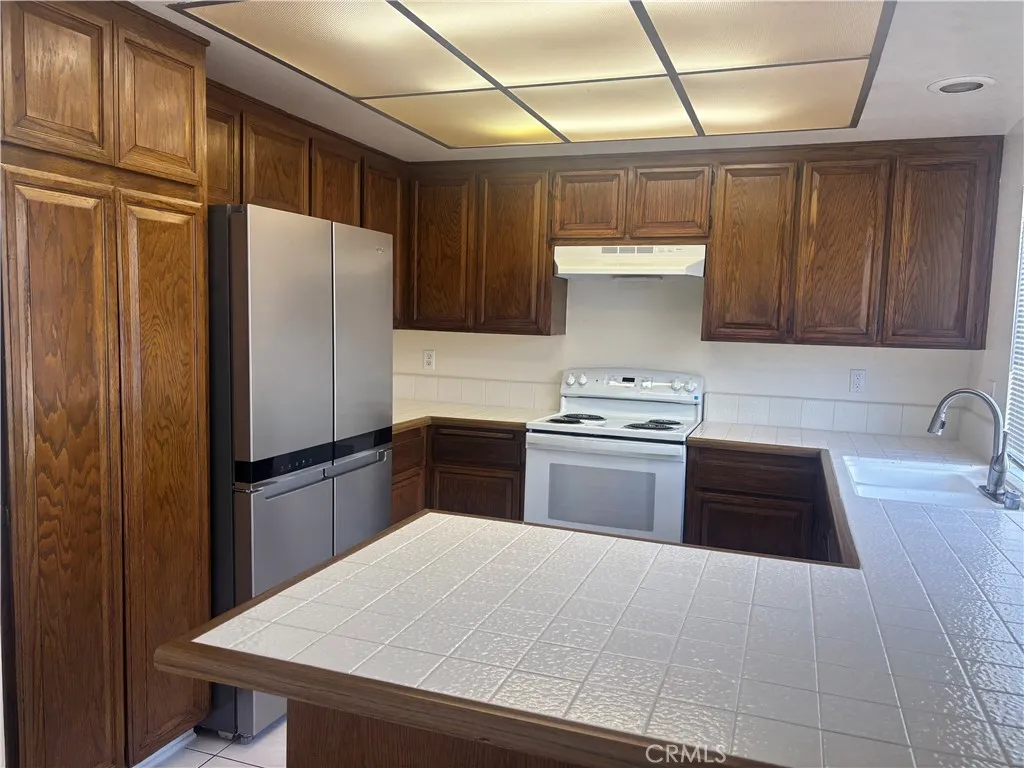 8 Marsh Hawk, Irvine, CA 92604 photo 3