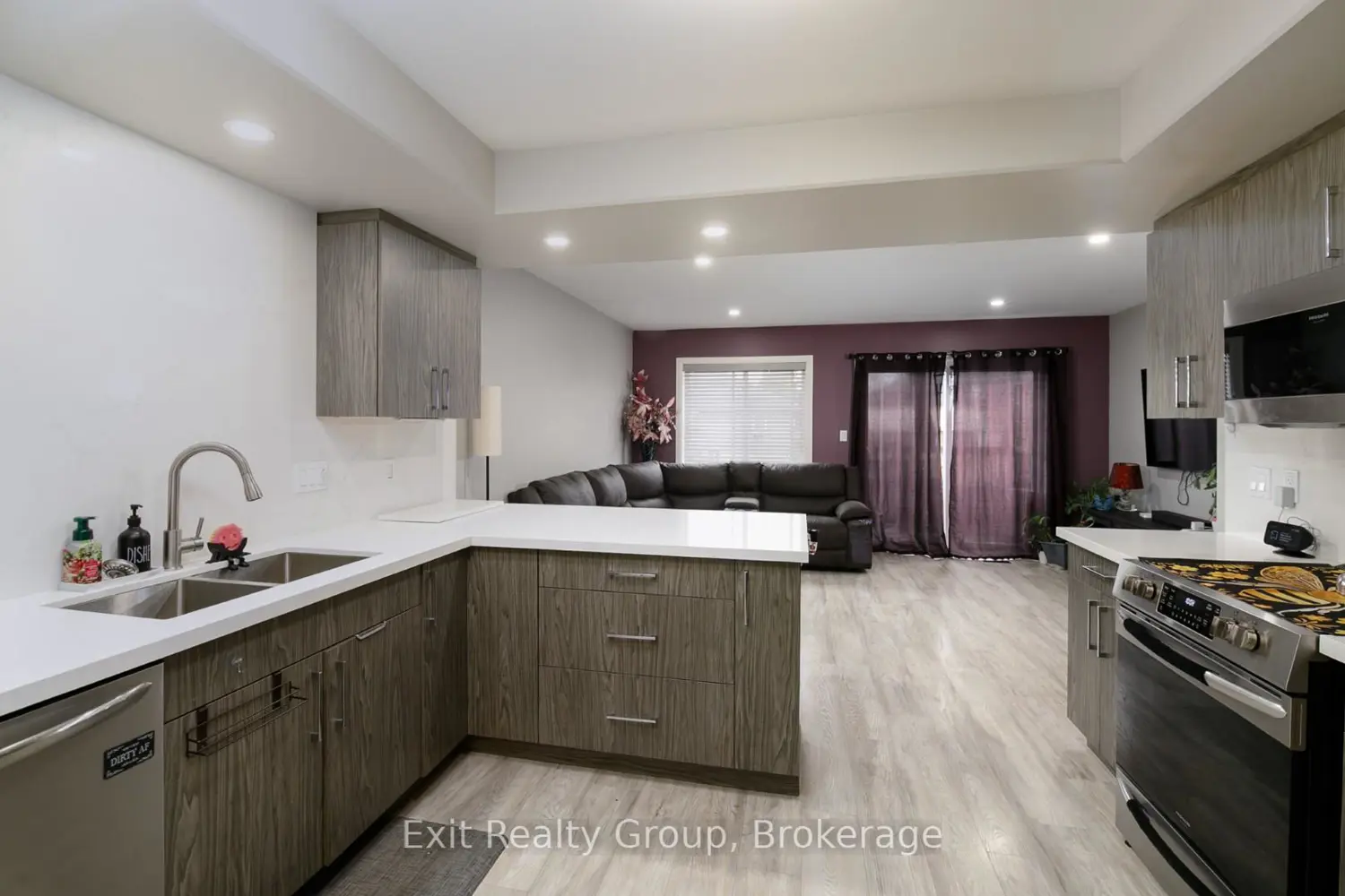 7 Dewal Place photo 5