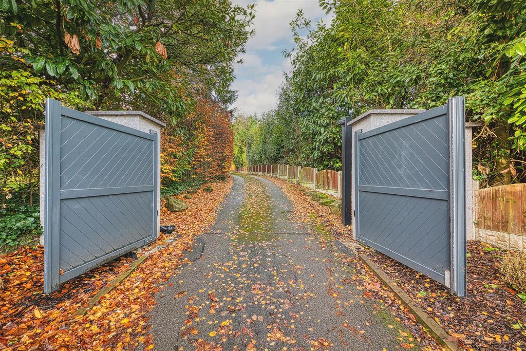 6 bed detached bungalow for saleDuffield Road, Darley Abbey, Derby DE22 photo 5