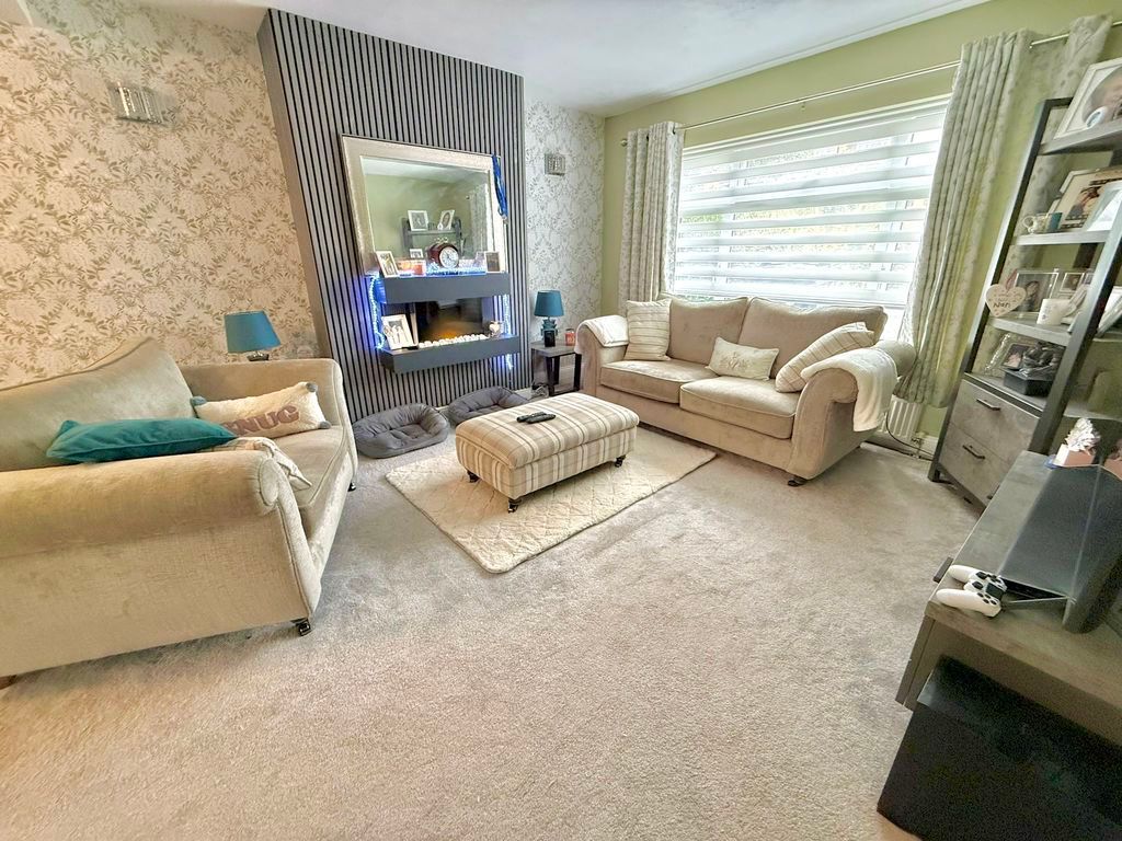 Additional image 2 of 5 bed semi-detached house for saleGilded Acre, Dunstable LU6