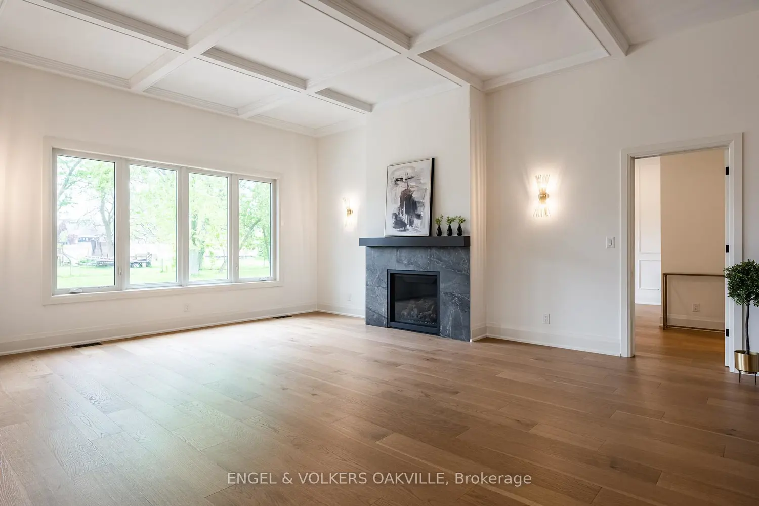 727 Warner Road photo 2