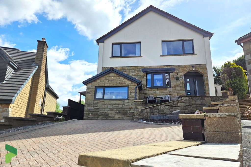 5 bed detached house for saleSunnymere Drive, Darwen BB3